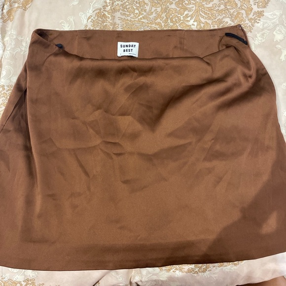 Aritzia Sunday best Rocco skirt - Picture 3 of 3